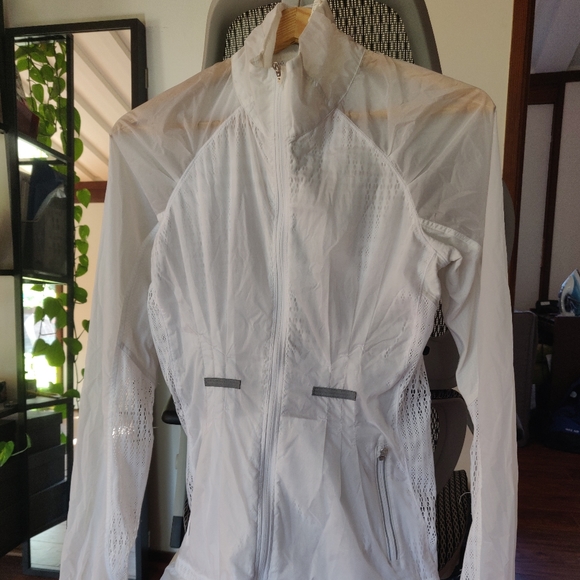 Lululemon jacket - Picture 1 of 8